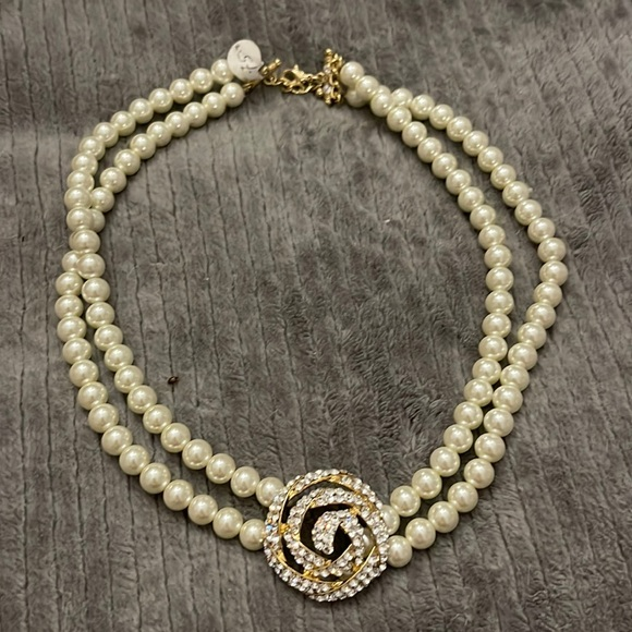 Faux pearl chocker‎ - Picture 1 of 3